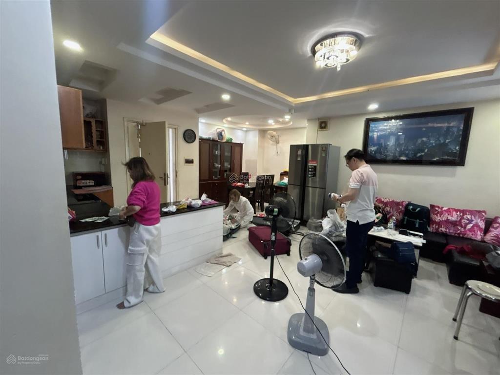 Bán căn hộ 2pn chung cư phú thạnh rộng rãi, đẹp, có nhiều tiện ích nội khu