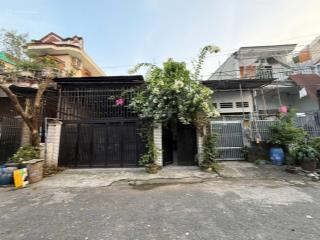 Bán nhà ngay chợ thủ đức tp hcm cực rẻ 8mx24,5m