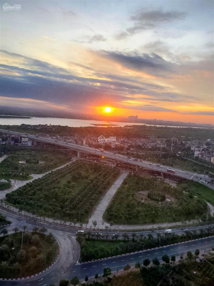 Bán gấp căn góc 3 p ngủ  99.1m2 (thông thuỷ) sunshine riverside  2 ban công  view cầu nhật tân