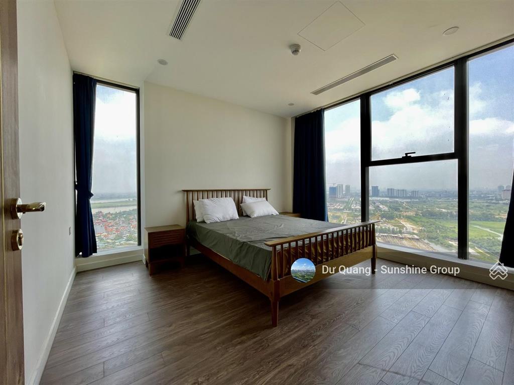 Bán căn góc 3 ngủ sunshine city  97.6m2  tầng cao  view sân golf ciputra toà s56  đông nam