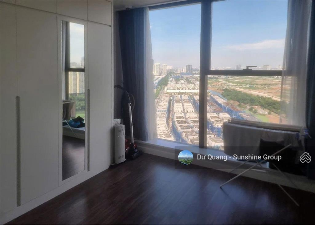 Bán căn góc 3 ngủ sunshine city  97.6m2  tầng cao  view sân golf ciputra toà s56  đông nam