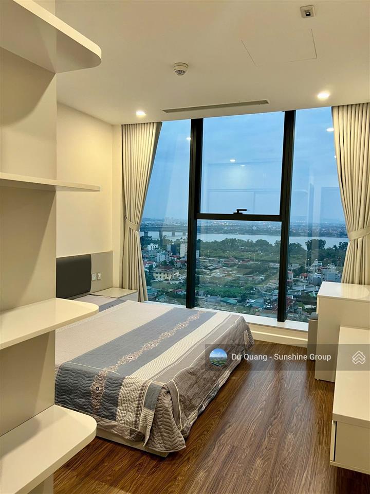 Bán căn 2 phòng ngủ  sunshine city  80.7m2  view sông hồng tầng trung  giá 8,3 tỷ (sổ đỏ)