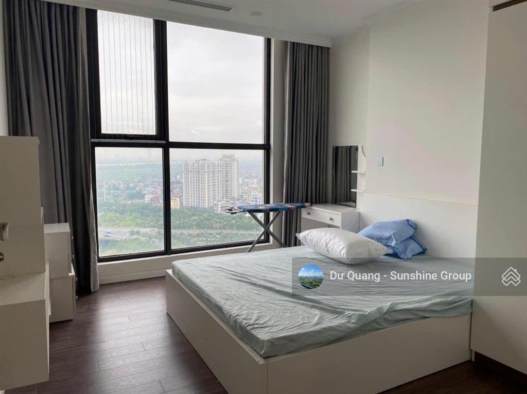 Bán căn góc 99.7m2  view sông hồng + cầu nhật tân  toà r3  ban công đông, giá 12 tỷ (sổ)