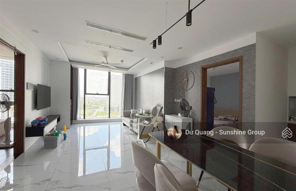 Bán căn 2 ngủ  sunshine city  view nội khu  72.6m2 (có bồn tắm) tầng trung. giá 8,2tỷ full đồ
