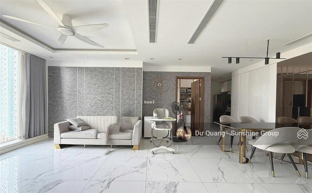Bán căn 2 ngủ  sunshine city  view nội khu  72.6m2 (có bồn tắm) tầng trung. giá 8,2tỷ full đồ