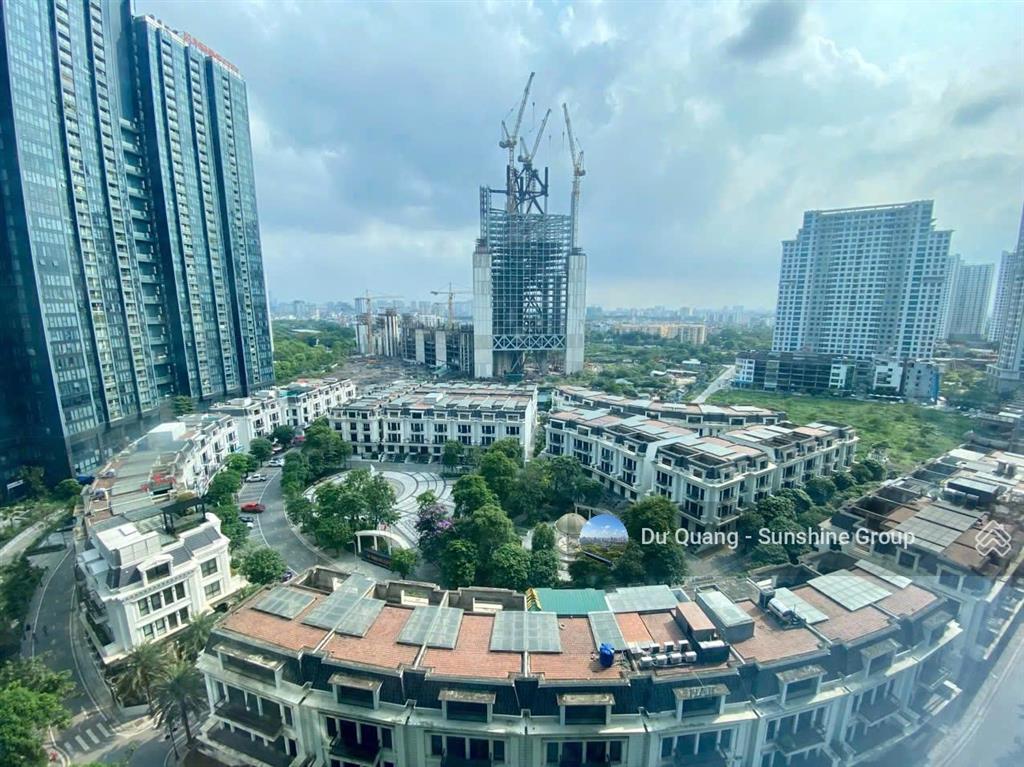 Bán căn 2 ngủ  sunshine city  view nội khu  72.6m2 (có bồn tắm) tầng trung. giá 8,2tỷ full đồ
