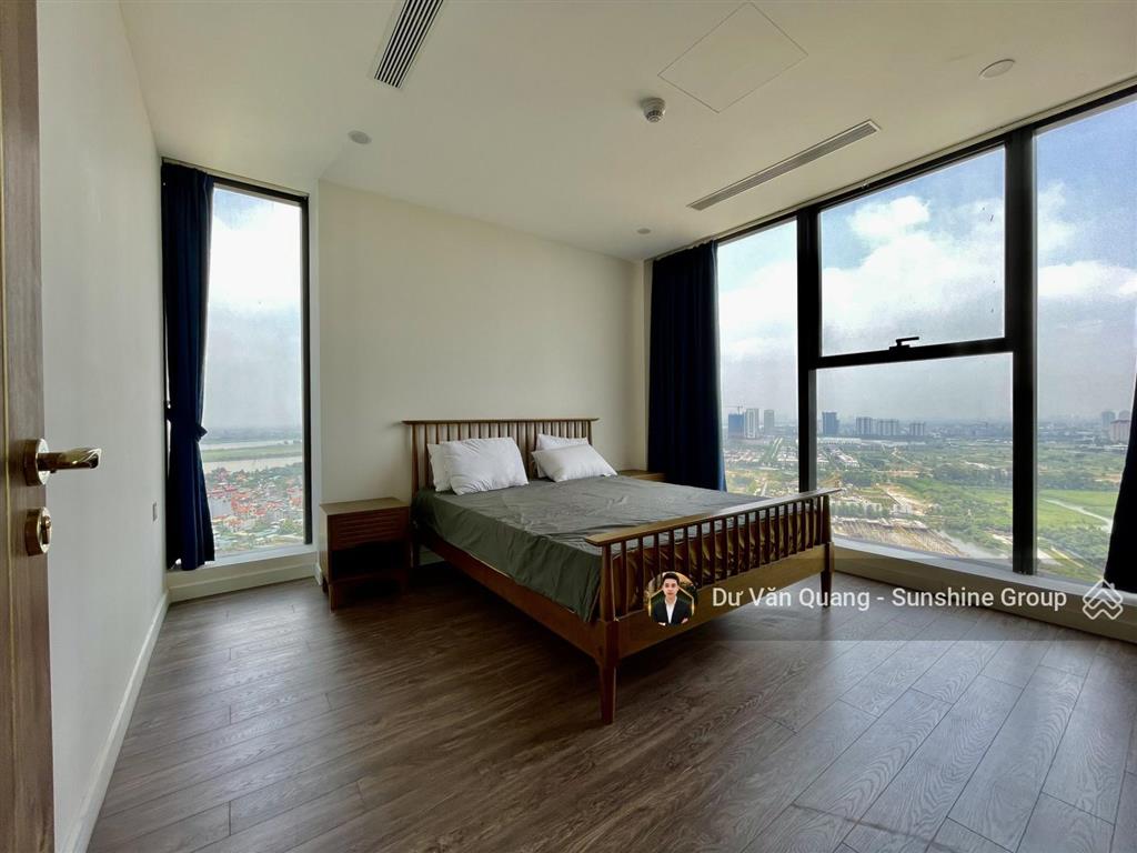 Bán căn góc 3 ngủ  sunshine city  98m2 view sân golf + sông hồng  giá 10 tỷ (sổ đỏ)  đông nam
