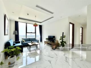 Bán căn góc 3 ngủ  sunshine city  98m2 view sân golf + sông hồng  giá 10 tỷ (sổ đỏ)  đông nam