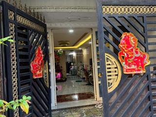 Bán nhà mặt tiền chợ lớn phường 11 quận 6 ( 4 * 16 ) 8,3 tỷ tl