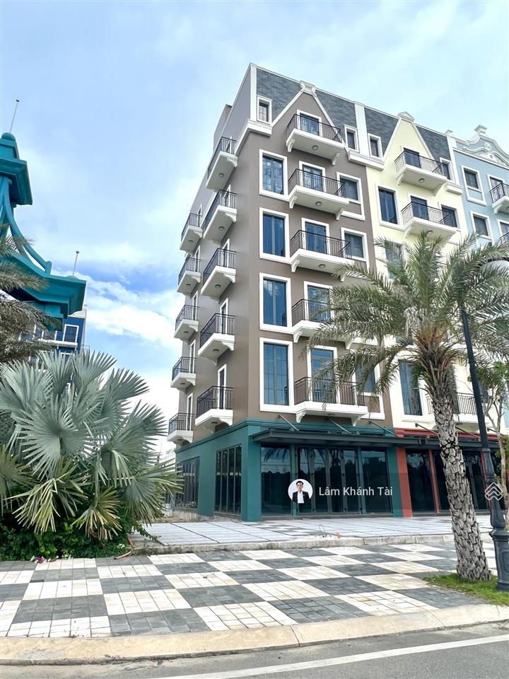 Bán khách sạn 6 tầng sd 643.8m2 căn góc mặt tiền đường ven biển kế bên hyatt hồ tràm, đã bàn giao