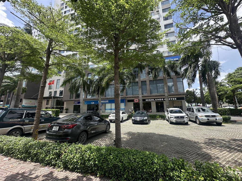 Bán căn tmdv 1600m2 mặt tiền phạm văn đồng, p. linh tây, thủ đức,hcm. đang có hợp đồng 3.6 tỷ/năm