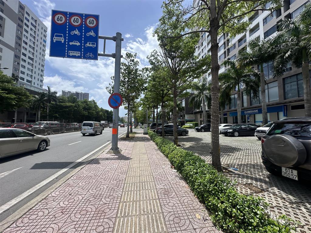 Bán căn tmdv 1600m2 mặt tiền phạm văn đồng, p. linh tây, thủ đức,hcm. đang có hợp đồng 3.6 tỷ/năm