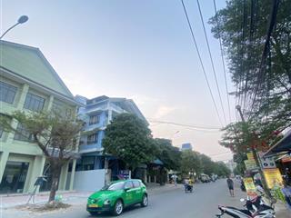 Nhà mặt tiền d5 (20m), liên phường, (q9 cũ) hcm. (9x18.35) 1trệt 2lầu