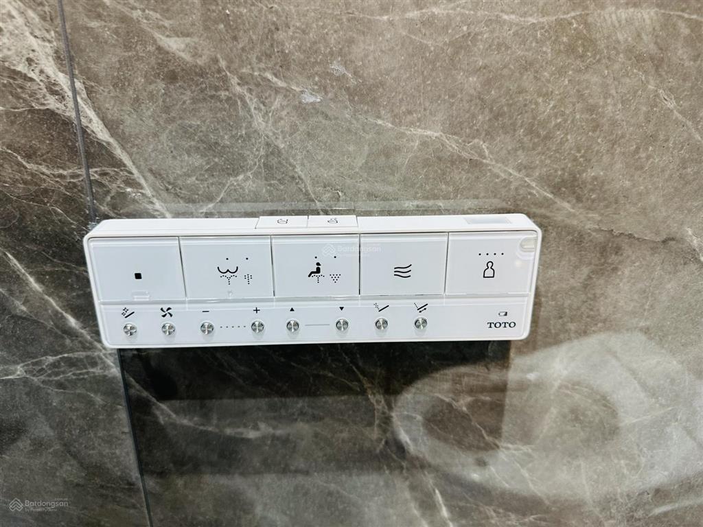 Chủ cần thu hồi vốn bán gấp nhà tâm huyết mặt tiền đg d6 (20m) 1/ liên phường ngay global city.