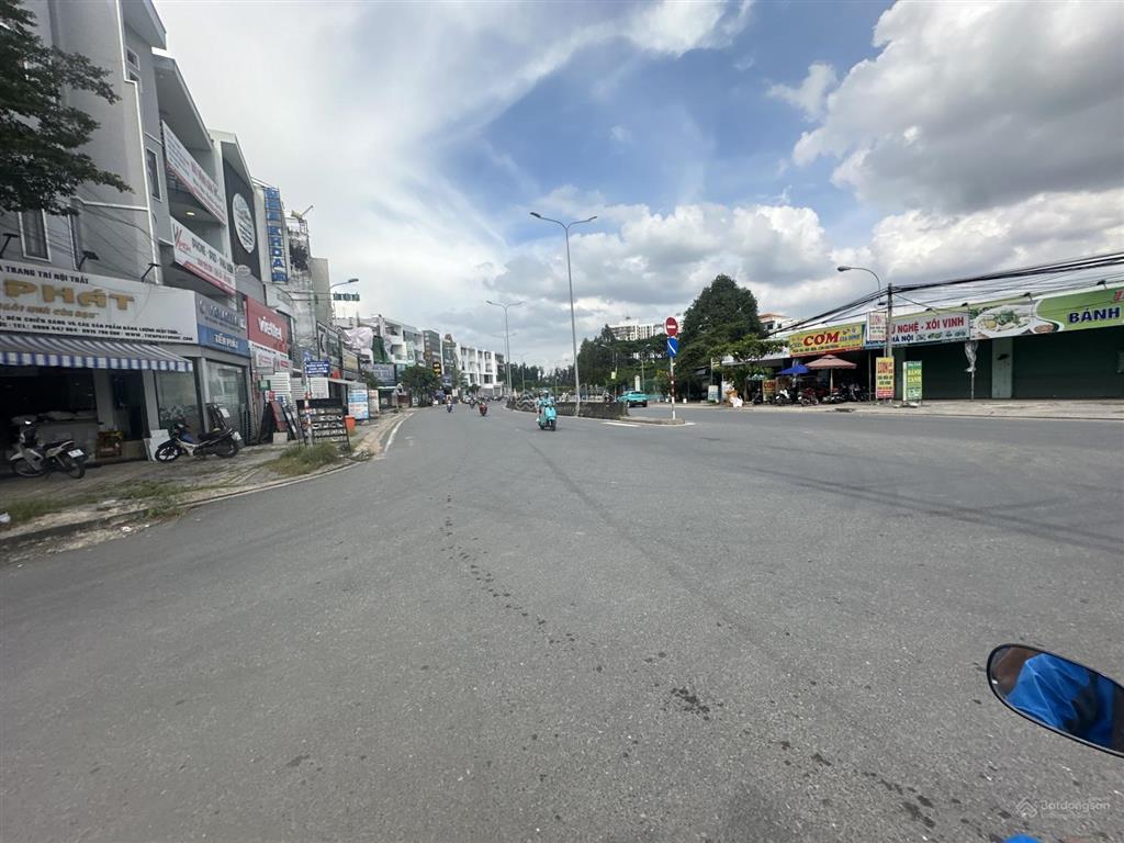 Chủ cần thu hồi vốn bán gấp nhà tâm huyết mặt tiền đg d6 (20m) 1/ liên phường ngay global city.