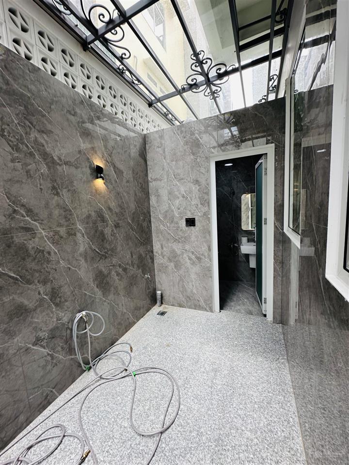 Chủ cần thu hồi vốn bán gấp nhà tâm huyết mặt tiền đg d6 (20m) 1/ liên phường ngay global city.