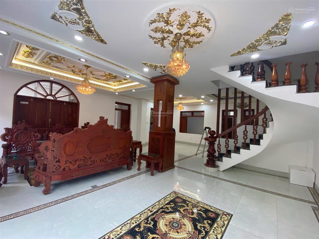 Cho thuê biệt thự 1 trệt 3 lầu (11x16) cao cấp phước long a, q9