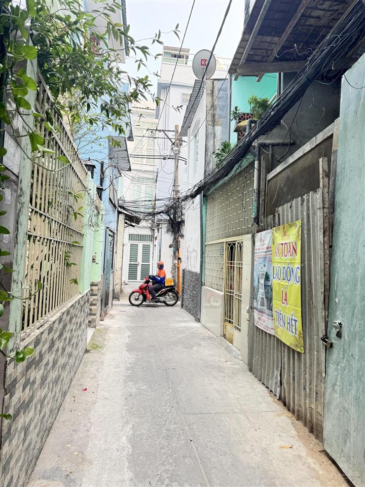 Bán nhà hẻm ba gác 1 trệt 1 lầu, đường hòa hưng trung tâm quận 10