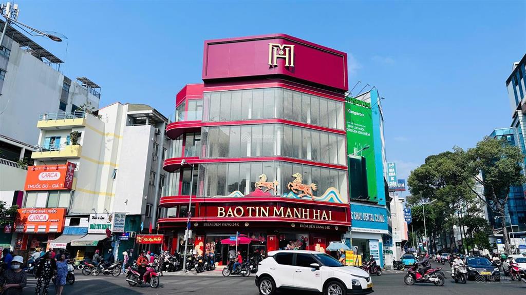 Toà nhà 3 mặt tiền siêu vị trí tuyến đường thương hiệu nguyễn trãi  đang cho thuê ~8,64 tỷ/năm