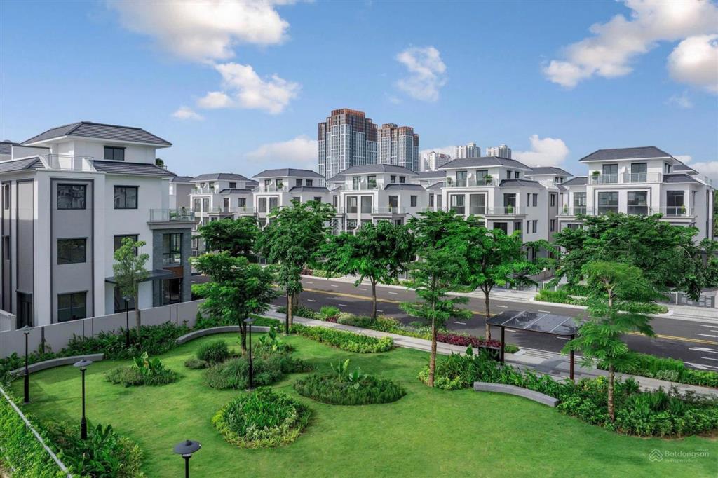 Bán biệt thự song lập gladia by the waters diện tích 216 m2 , 1 trệt 2 lầu 1 tum giá 57 tỷ