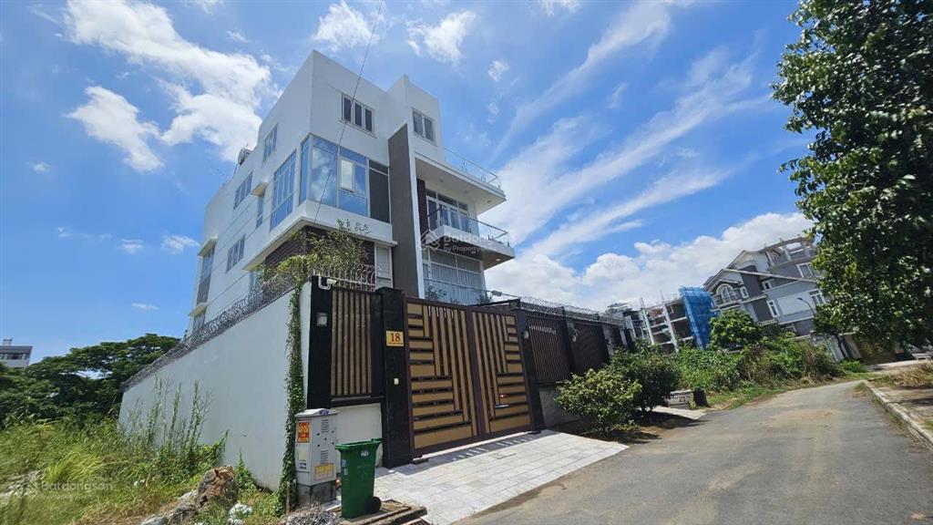Bán đất dự án thủ thiêm villa, khu đảo kim cương thủ đức dt 8x20m giá 142tr/m2