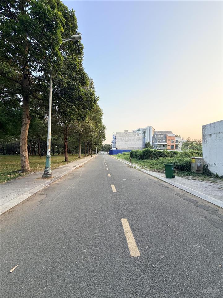 Bán nền đất dự án huy hoàng, p. cát lái hcm, (quận 2 cũ) dt 8x20m giá 200tr/m
