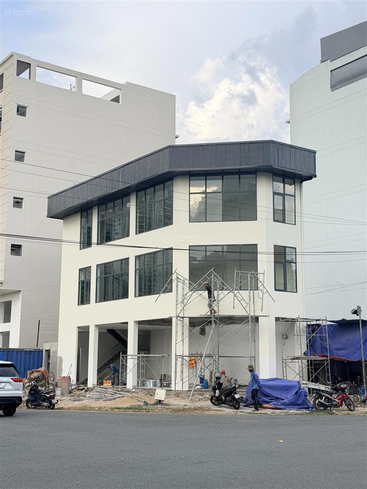 Cho thuê nhà góc 2 mt nguyễn văn kỉnh và đặng như mai dt sàn 300m2, trệt, 3 tầng giá 75tr/tháng
