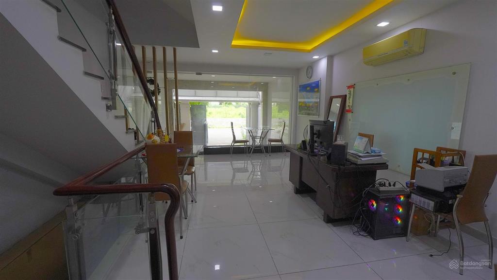 Cho thuê mặt bằng tầng trệt 5 x 20  làm văn phòng giá 11 triệu/tháng  mặt tiền đường số 2 kdc 6b