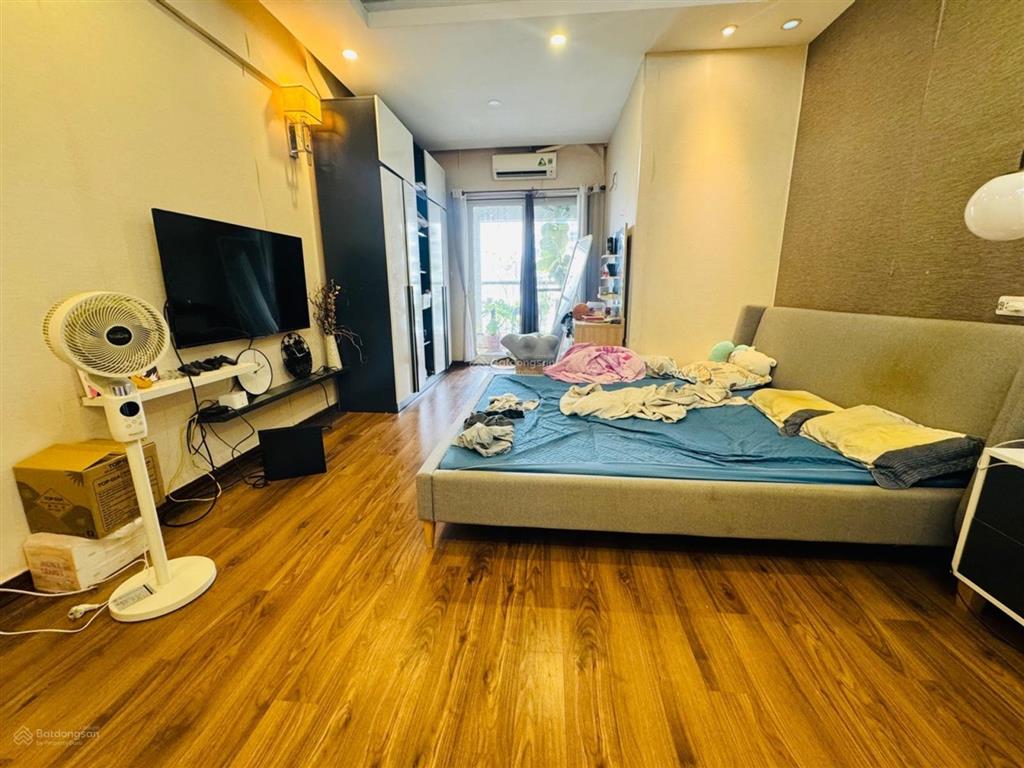 Bán căn góc 126m2 3pn vườn đào tây hồ, 2 ban công, view cầu nhật tân sông hồng