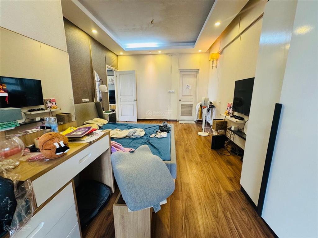 Bán căn góc 126m2 3pn vườn đào tây hồ, 2 ban công, view cầu nhật tân sông hồng