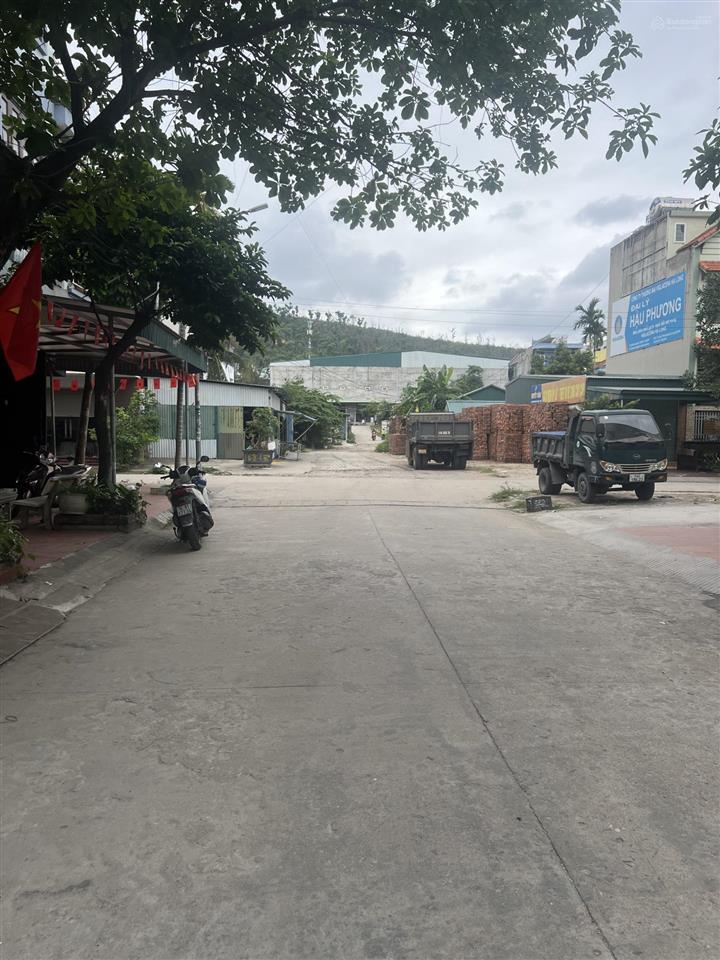 Bán đất sau chợ cột 8 hồng hà hạ long