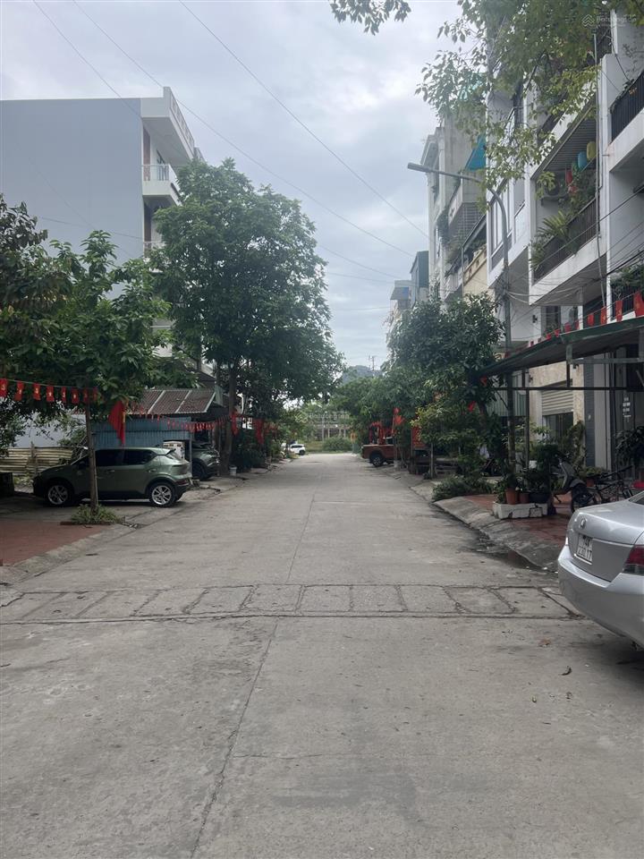 Bán đất sau chợ cột 8 hồng hà hạ long