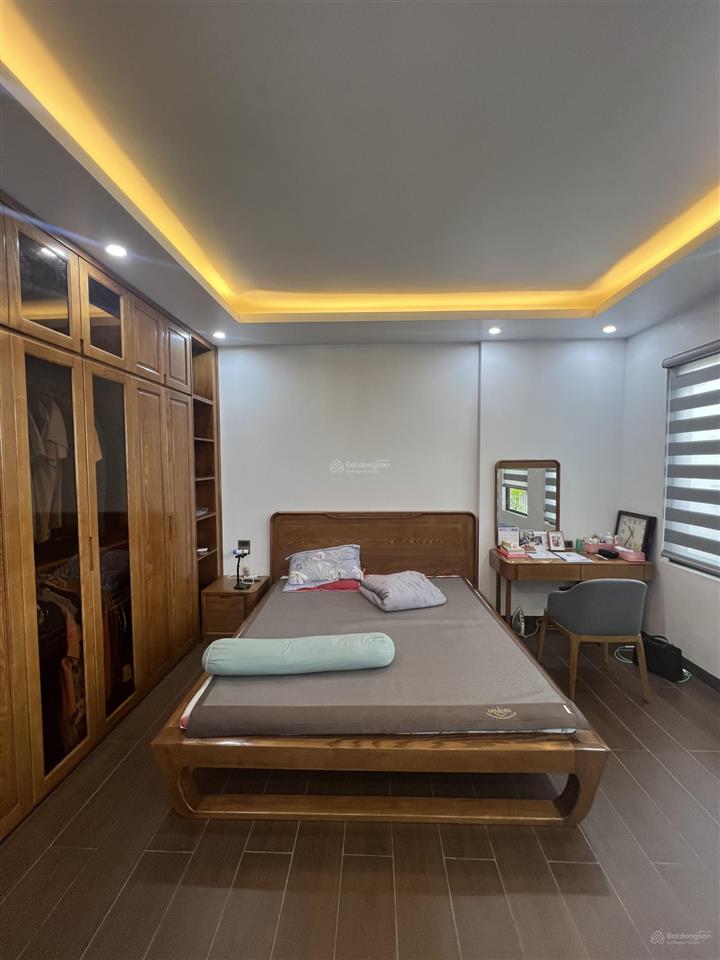 Bán nhà 5,5 tầng yết kiêu hạ long