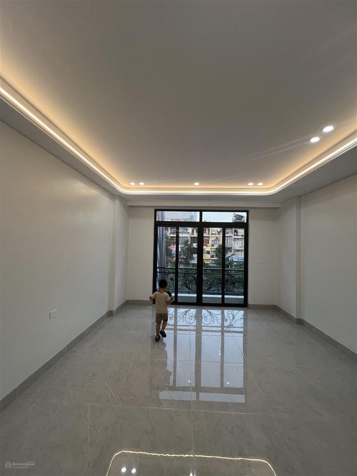 Bán nhà mặt đường dưới nguyễn văn cừ nhà mới tinh  giá tốt