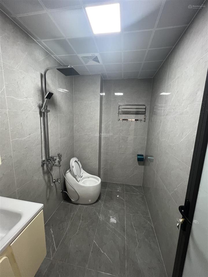 Bán nhà mặt đường dưới nguyễn văn cừ nhà mới tinh  giá tốt
