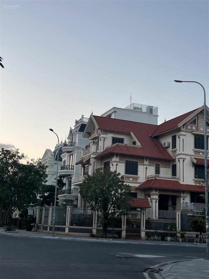 Bán đất biệt thự dãy sau đường bao biển trần quốc nghiễn  cạnh bãi tắm hòn gai