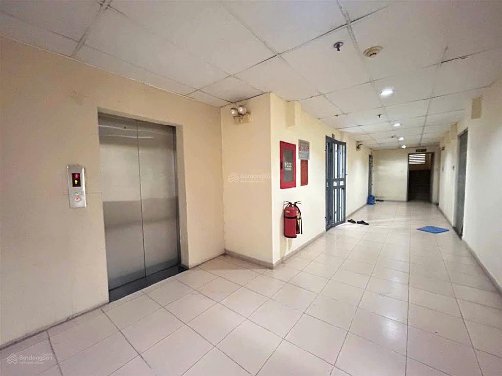 Tôi cần bán căn hộ cc thang máy thanh nhựt đường phạm thế hiển p7, q8. * dt 74m2 căn góc rộng