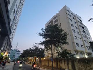 Tôi cần bán căn hộ cc thang máy thanh nhựt đường phạm thế hiển p7, q8. * dt 74m2 căn góc rộng