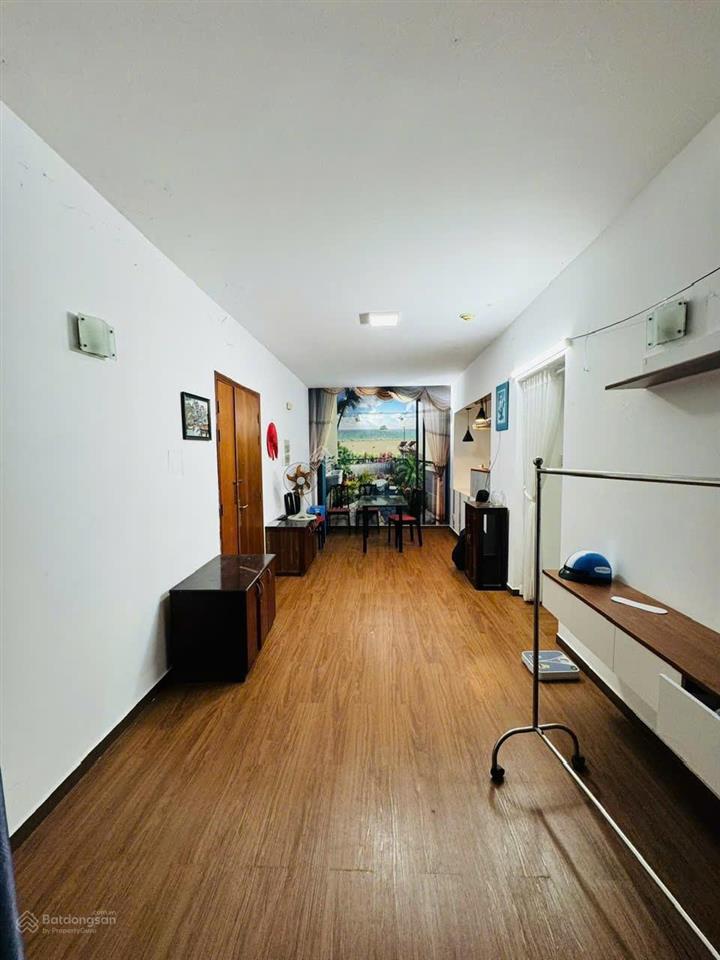 Tôi cần bán căn hộ cc thang máy thanh nhựt đường phạm thế hiển p7, q8. * dt 74m2 căn góc rộng