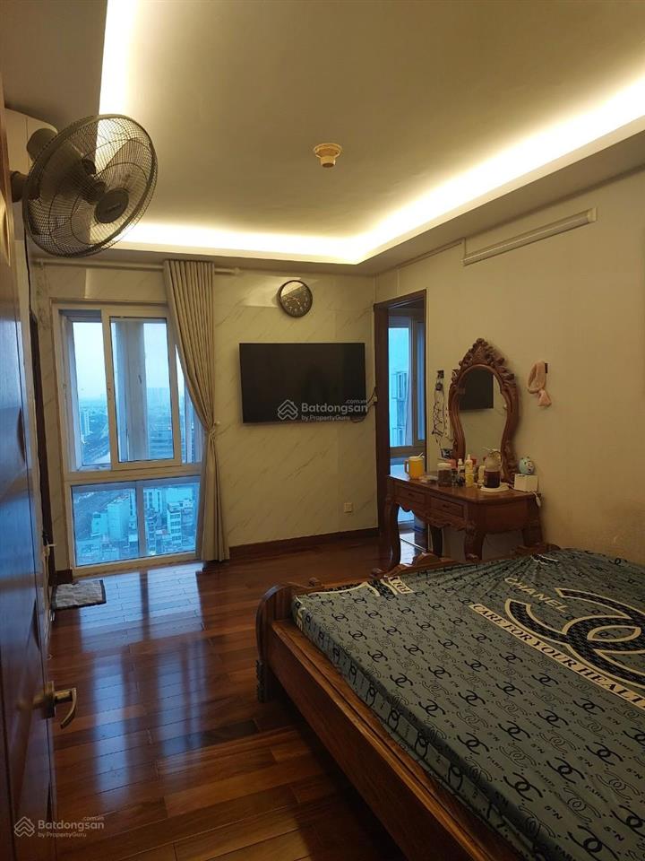 Chính chủ cần bán căn hộ penthouse central garden, 328 võ văn kiệt, phường cô giang, quận 1