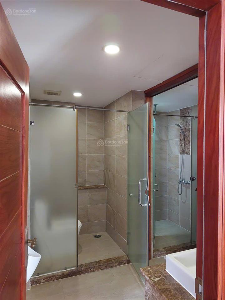 Cần cho thuê căn hộ cao ốc bmc penhouse đ/c 422 võ văn kiệt, phường cô giang, quận 1