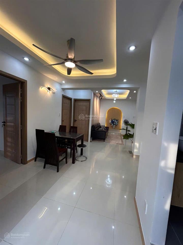 Cần cho thuê căn hộ b5 số 12b, đường 48, phường 3, quận 4, tp. hcm, diện tích 80m2, 3 phòng ngủ