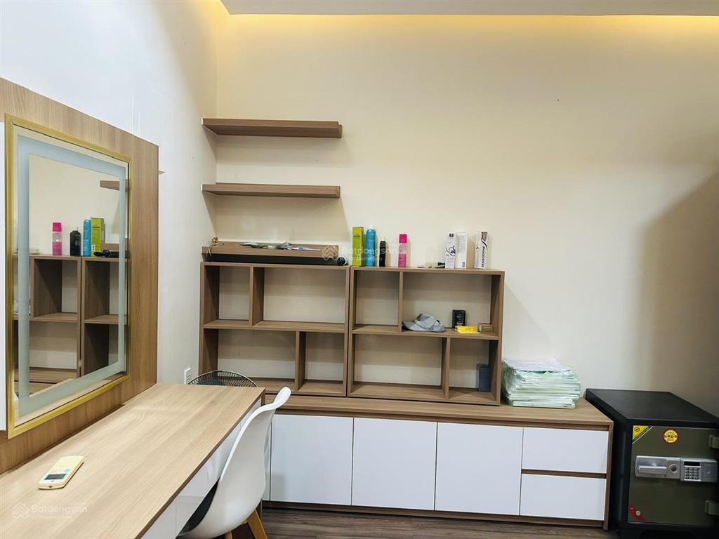 Chính chủ cần tiền gấp bán căn hộ chung cư cao cấp lữ gia plaza 2pn, 3pn