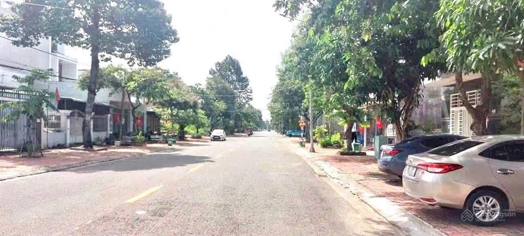 Bán đất mặt tiền 5.5m, đường lê long vân  bà rịa, đường rộng 22m, 05 phút đến cao tốc vtbh