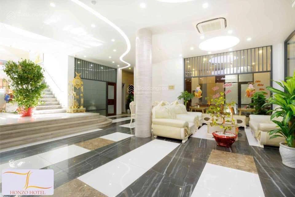 Nhà 8 tầng trung tâm bàn cờ nha trang giáp minh khai, ngang 16m và gần biển