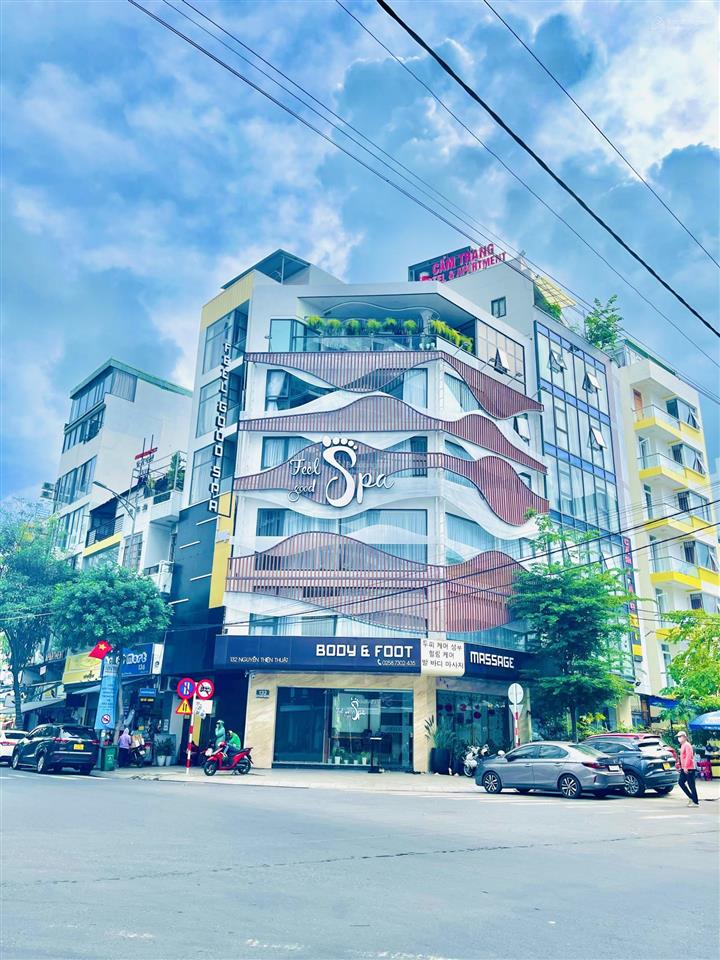 Nhà góc nguyễn thiện thuật và trần quang khải trung tâm phố tây