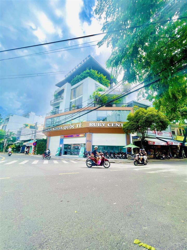 Nhà phố 5 tầng góc 2 mặt tiền trung tâm bàn cờ nha trang