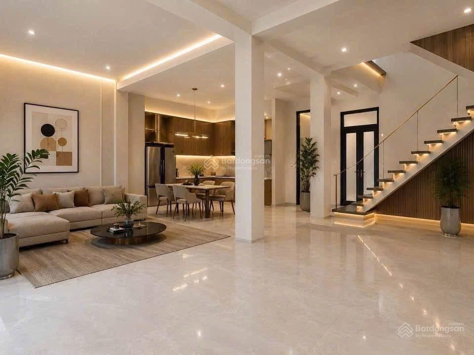 Bán gấp khách sạn 16 tầng trung tâm nha trang, gần biển có bãi tắm, gần chợ đầm