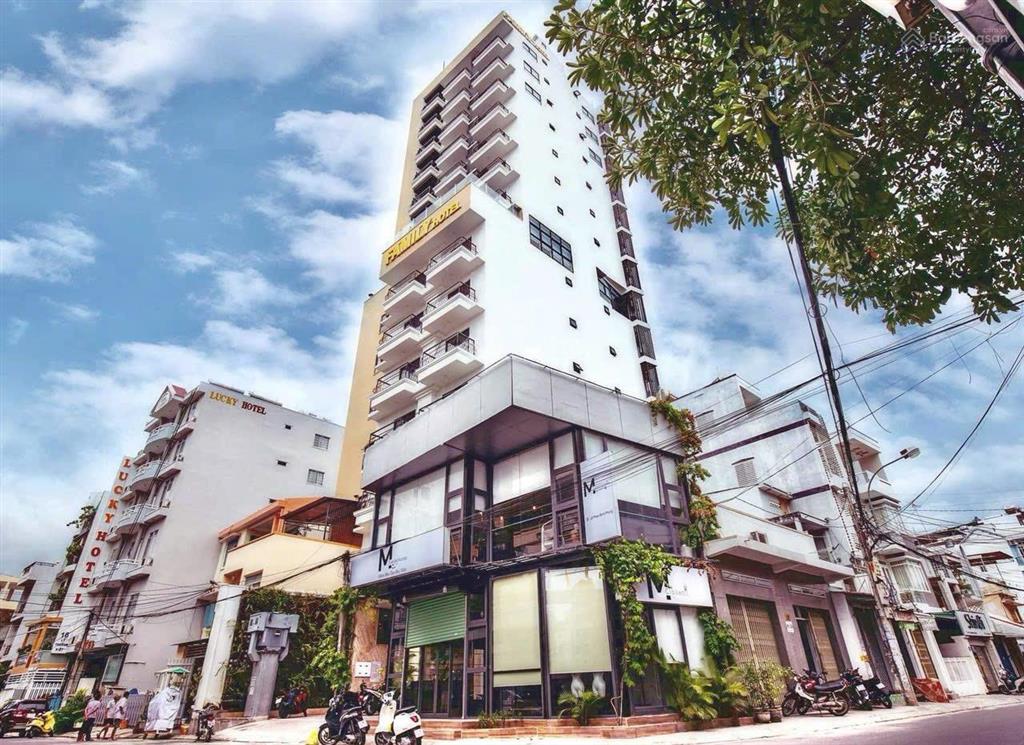 Bán gấp khách sạn 16 tầng trung tâm nha trang, gần biển có bãi tắm, gần chợ đầm