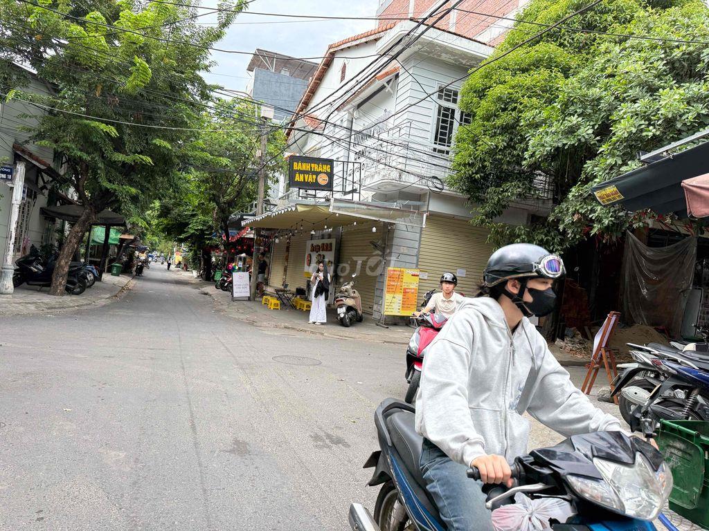 Nhà 2 mặt tiền khu Buôn Bán sầm uất ,mặt tiền đẹp nhất